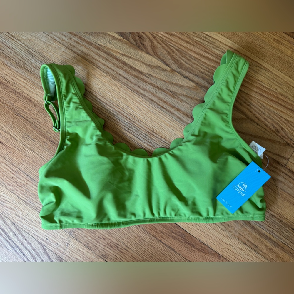 Cupshe Green Scalloped Bikini Top